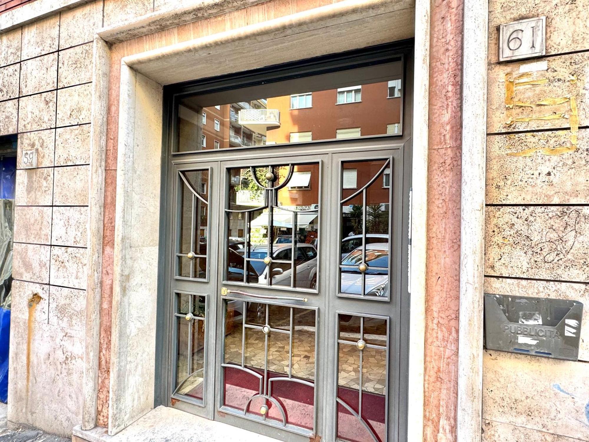 Vespa S House 10 Minuti Musei Vaticani Rom